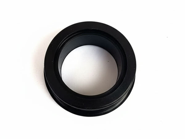 16mm Black Grommet